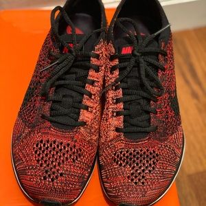 Nike Unisex Flynit Racer